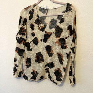 Knitted sweater colored print